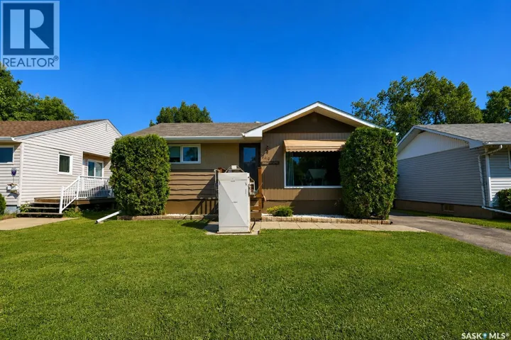 340 28th STREET E, Prince Albert, Saskatchewan S6V1X4