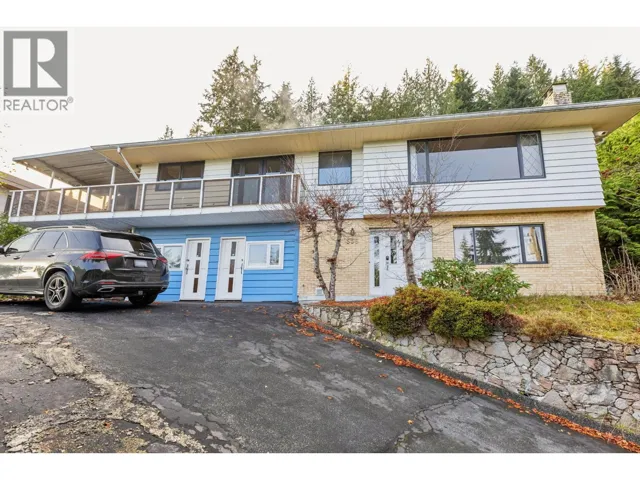 556 BALLANTREE ROAD, West Vancouver, British Columbia V7S1W3