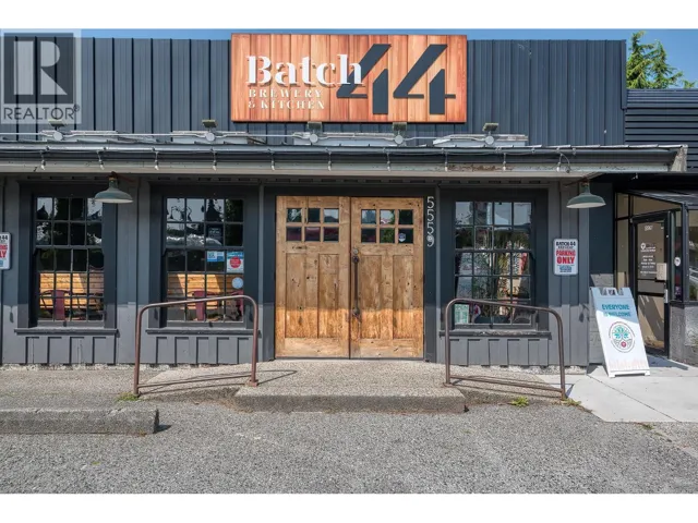 5559 WHARF ROAD, Sechelt, British Columbia V0N3A0