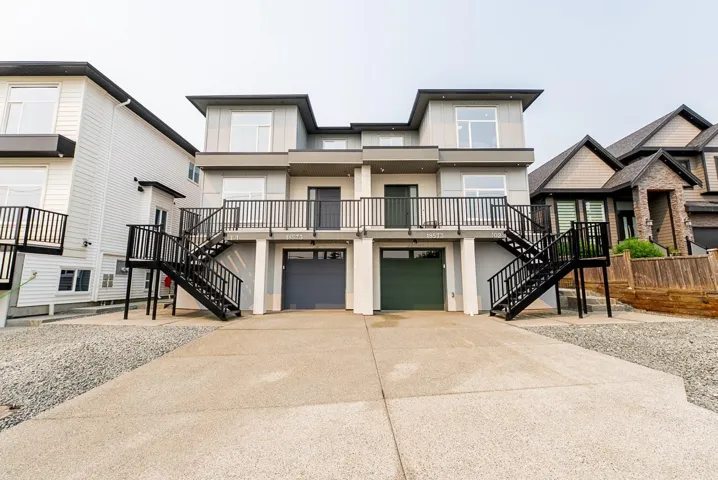 102 18573 56 AVENUE, Surrey, British Columbia V3S8J3
