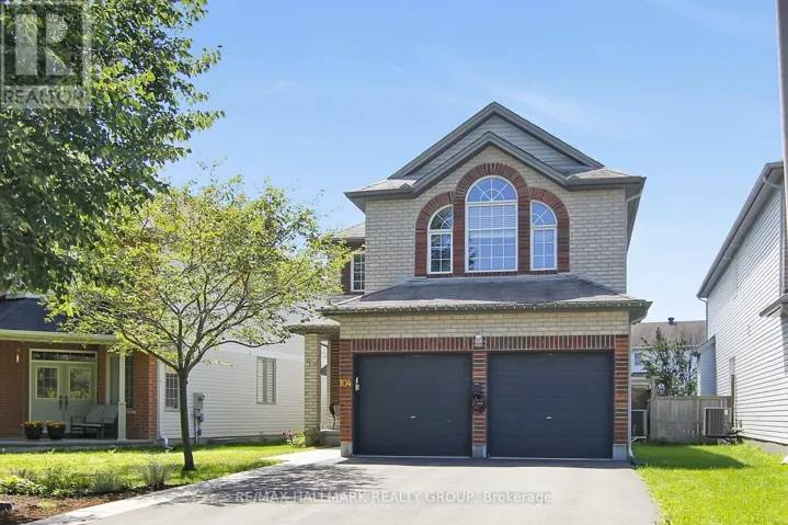 104 STRATHCARRON CRESCENT, Ottawa, Ontario K2K0C7