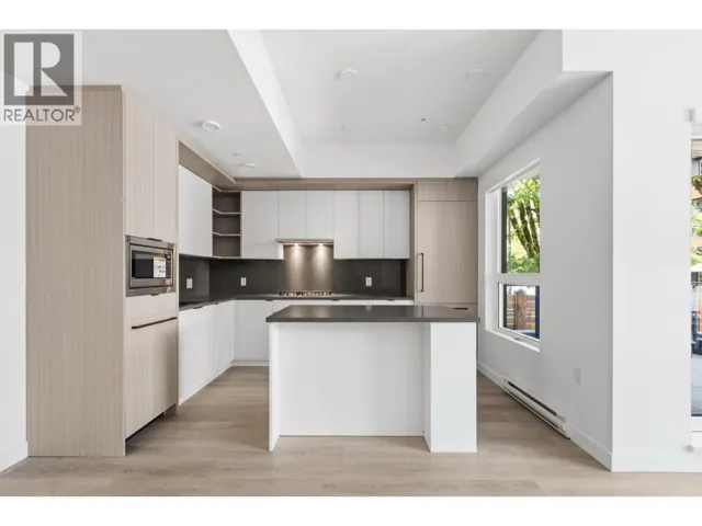 102 2268 E BROADWAY, Vancouver, British Columbia V5N0L2