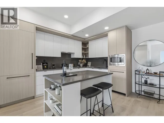 107 2268 E BROADWAY, Vancouver, British Columbia V5N0L2