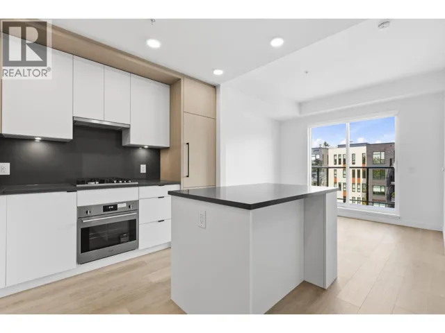 504 2268 E BROADWAY, Vancouver, British Columbia V5N0L2