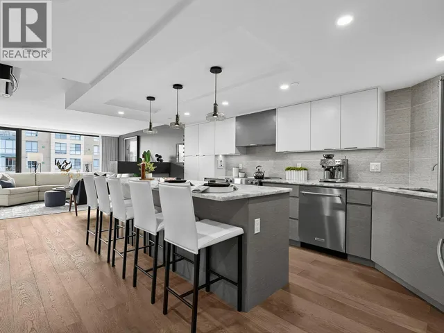 907 2201 PINE STREET, Vancouver, British Columbia V6J5E7