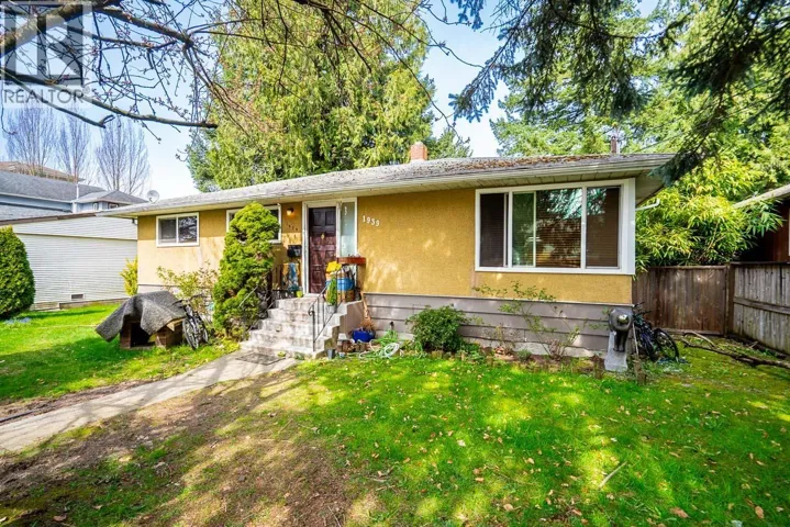 1939 WESTMINSTER AVENUE, Port Coquitlam, British Columbia V3B1E7
