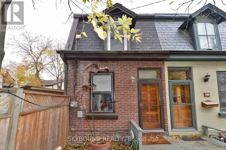 12 ASHBY PLACE, Toronto (Moss Park), Ontario M5A3E3