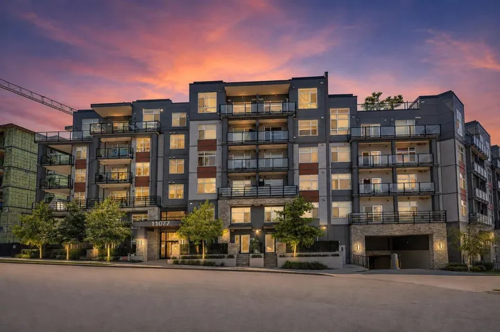 525 11077 RAVINE ROAD, Surrey, British Columbia V3T0R7