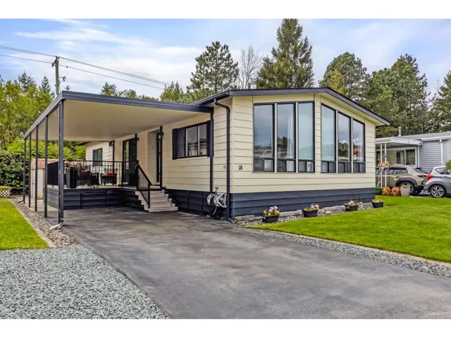 18 2120 KING GEORGE BOULEVARD, Surrey, British Columbia V4A6Y8