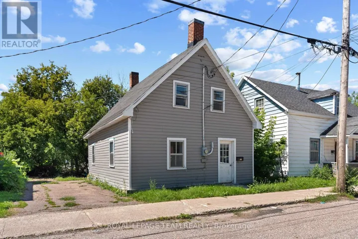 42 BONNECHERE STREET S, Renfrew, Ontario K7V1Z1