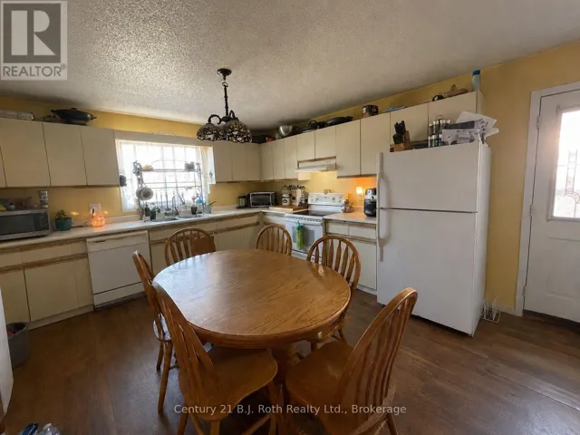 59 THERRIEN COURT, Penetanguishene, Ontario L9M1P6