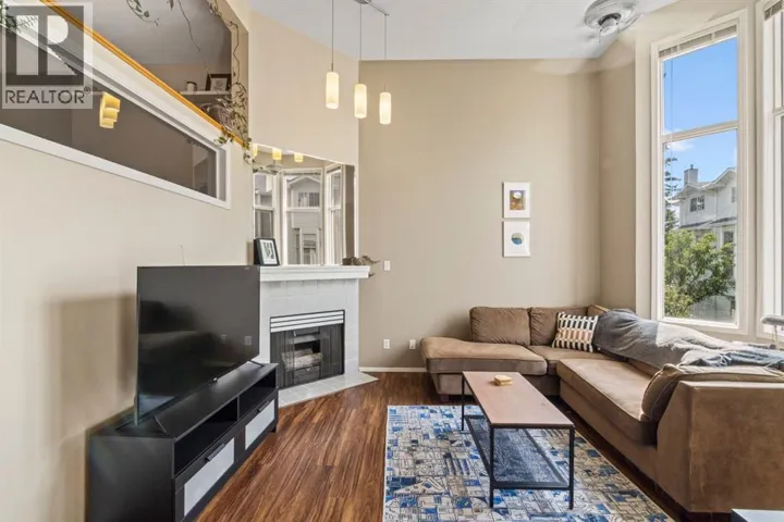 623 Hawkstone Manor NW, Calgary, Alberta T3G3X2