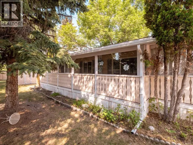2906 29 Street S, Lethbridge, Alberta T1K6S8