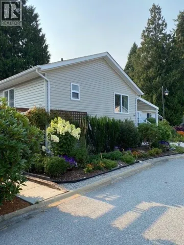 114 4510 SUNSHINE COAST HIGHWAY, Sechelt, British Columbia V0N3A6