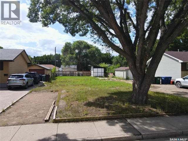 1713 D AVENUE N, Saskatoon, Saskatchewan S7L1N7