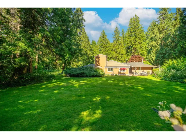 13425 WOODCREST DRIVE, Surrey, British Columbia V4P1W3