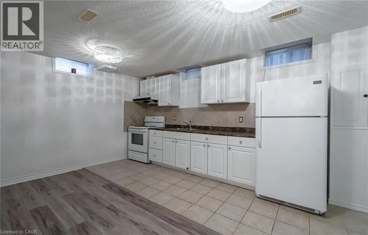 30 RICHVIEW Drive Unit# 2, Hamilton, Ontario L9B2V6