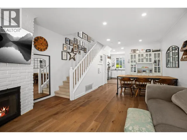 2826 SE KENT AVENUE, Vancouver, British Columbia V5S4T4