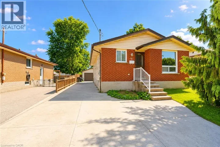 82 ELMWOOD Avenue, Cambridge, Ontario N1R4Y4