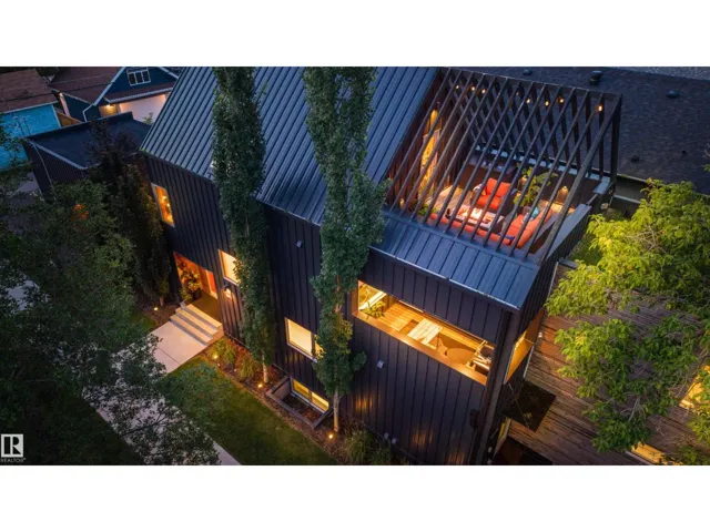 8011 110 ST NW, Edmonton, Alberta T6G1J9