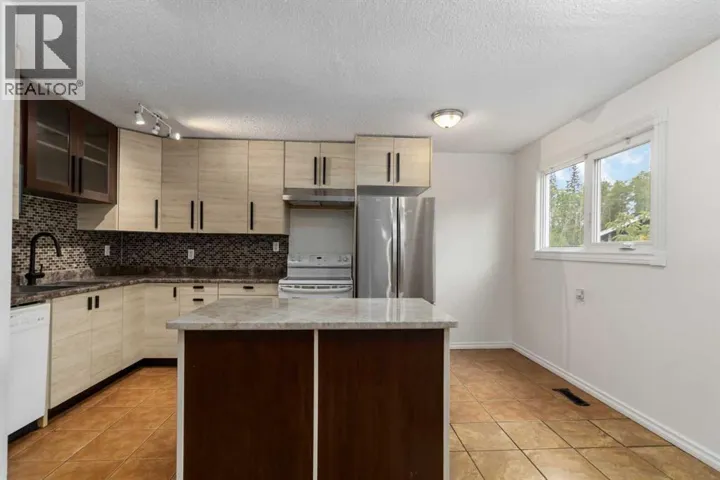 156 Rock Bay, Fort McMurray, Alberta T9K1B2