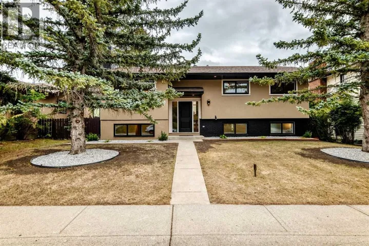 307 Silverthorn Way NW, Calgary, Alberta T3B4E8