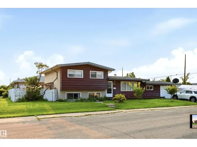13604 90A ST NW, Edmonton, Alberta T5E3N8