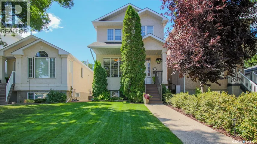 2728 Robinson STREET, Regina, Saskatchewan S4T2R6