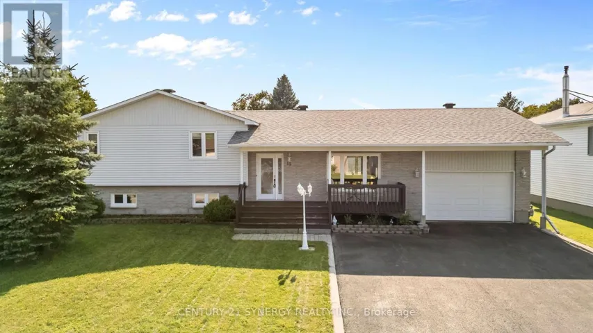 19 PROMENADE BOULEVARD, Russell, Ontario K0A1W1
