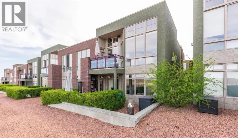 10 Palisades Mews NE, Medicine Hat, Alberta T1C2B5