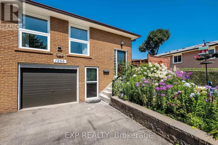 1288 PLAYFORD ROAD, Mississauga (Clarkson), Ontario L5J3V7