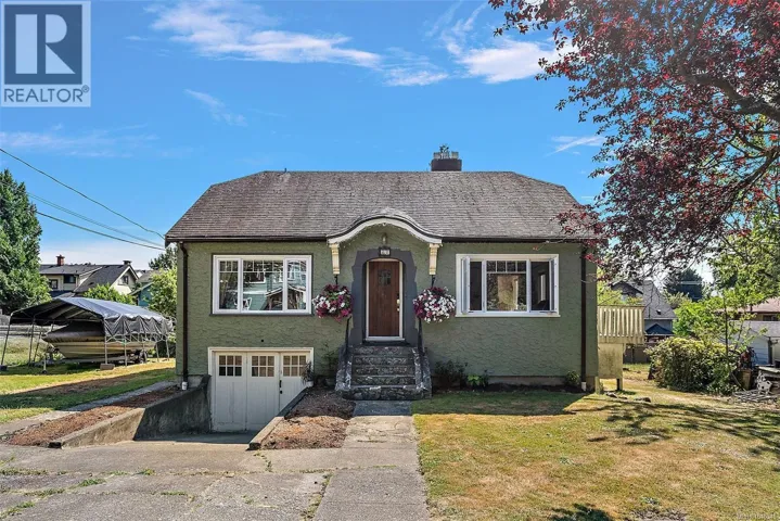 81 Logan Ave, Saanich, British Columbia V9A1H4
