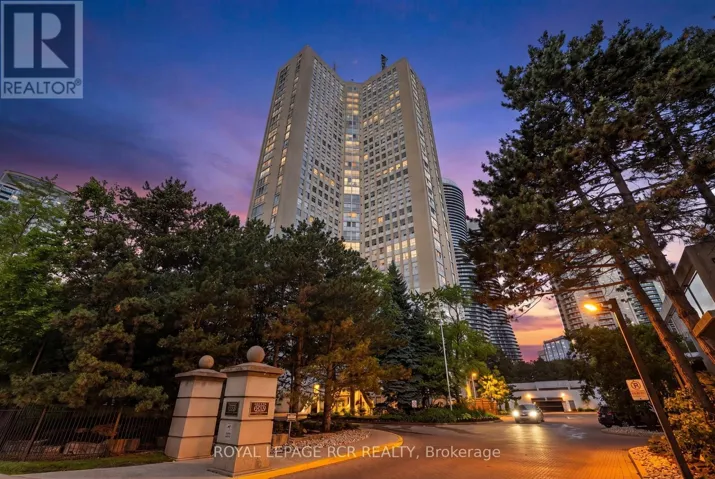 303 - 3650 KANEFF CRESCENT, Mississauga (Mississauga Valleys), Ontario L5A4A1