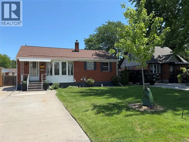 858 LAPORTE, Windsor, Ontario N8S3R4