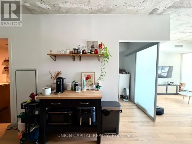 818 - 95 BATHURST STREET, Toronto (Waterfront Communities), Ontario M5V0S7