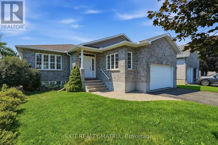 28 STATION TRAIL STREET, Russell, Ontario K4R0A3