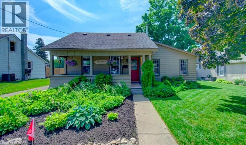 4 WELLINGTON Street, Paris, Ontario N3L1S4