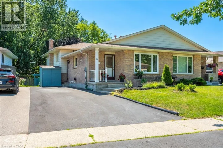 97 UXBRIDGE Crescent, Kitchener, Ontario N2E2S2