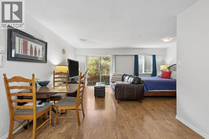 106 36 E 14TH AVENUE, Vancouver, British Columbia V5T4C9