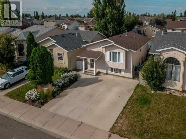 94 Assiniboia Way W, Lethbridge, Alberta T1K6X3