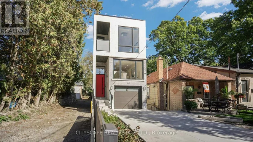 39 KENWORTHY AVENUE, Toronto (Oakridge), Ontario M1L3B1