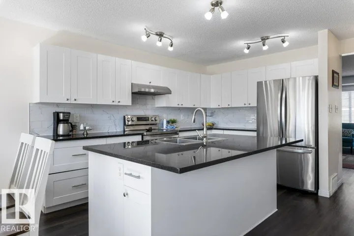 21247 91 AV NW, Edmonton, Alberta T5T0W4
