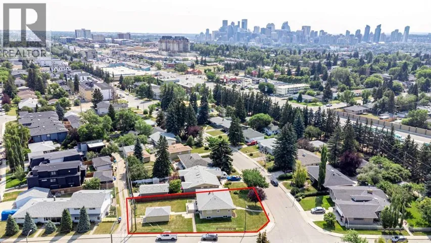 2140 Halifax Crescent NW, Calgary, Alberta T2M4C7