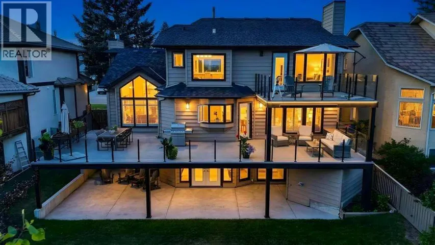 95 Woodridge Close SW, Calgary, Alberta T2W5M2