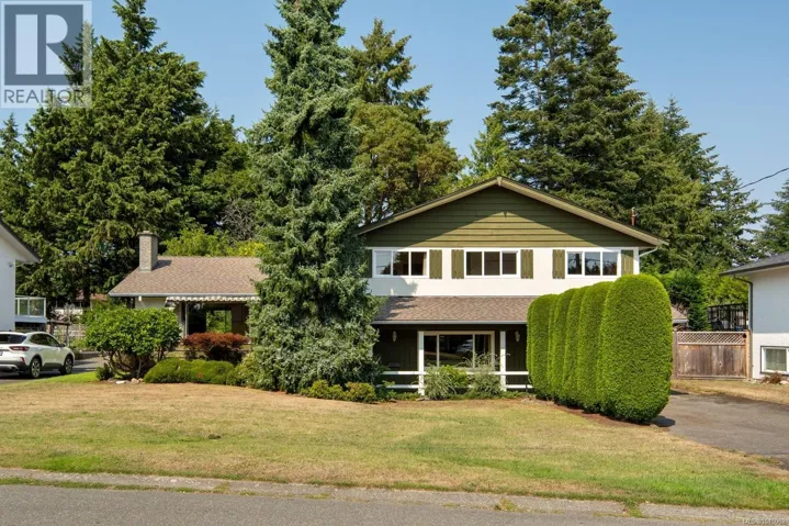 2045 San Rafael Cres, Saanich, British Columbia V8N2H7