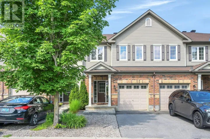 358 ALDWORTH PRIVATE, Ottawa, Ontario K2S0M9