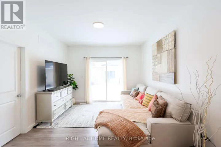 32 - 100 HIGHRIVER TRAIL, Welland (Broadway), Ontario L3C0H6