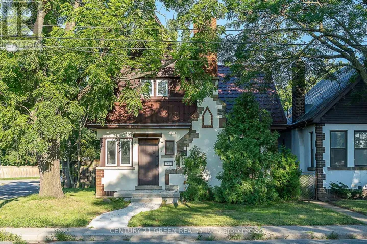 41 PARADISE ROAD S, Hamilton (Westdale), Ontario L8S1S3