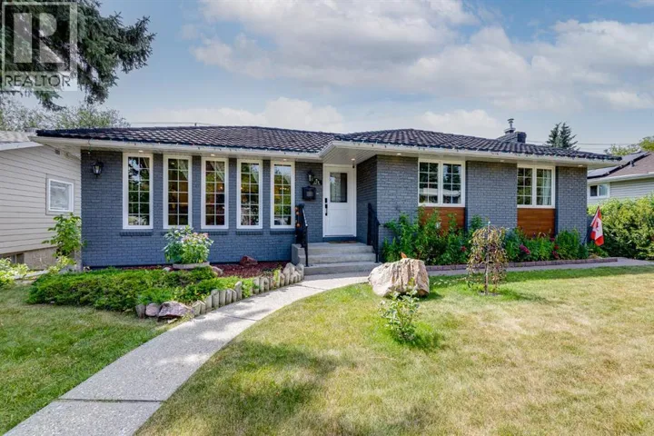 179 Capri Avenue NW, Calgary, Alberta T2L0H3