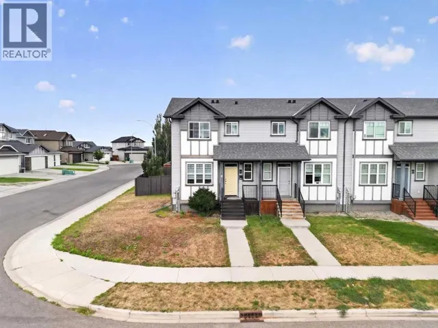 274 Mildred Dobbs Boulevard N, Lethbridge, Alberta T1H7E3
